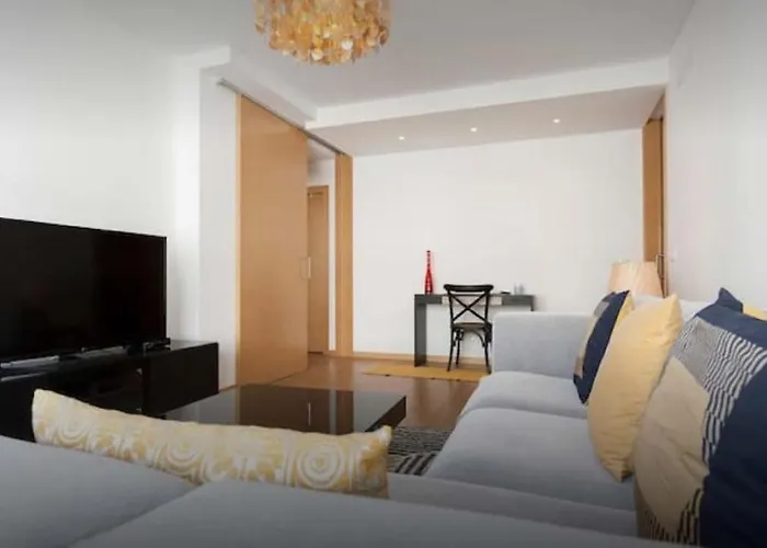 Modern For Family And Group Of Friends Διαμέρισμα Sacavém