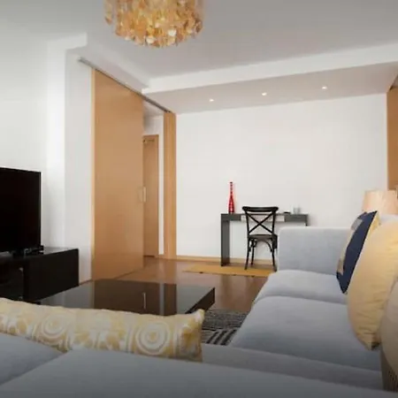 Modern For Family And Group Of Friends Apartment Sacavem