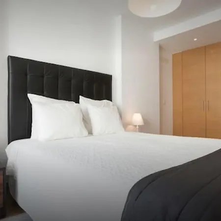 Apartment Modern For Family And Group Of Friends Sacavem