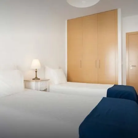 Modern For Family And Group Of Friends Apartment *