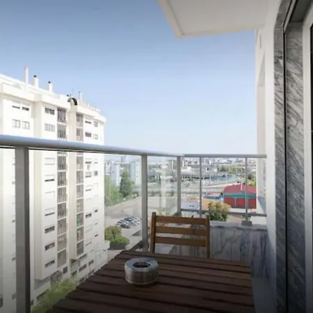Modern For Family And Group Of Friends Apartment *